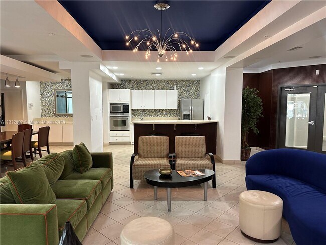 Building Photo - 6001 SW 70th St