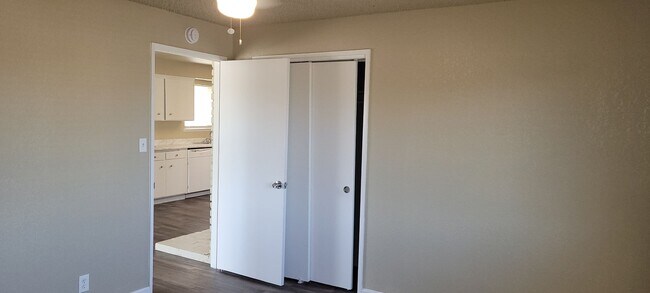 Building Photo - Beautiful home. Apply today!