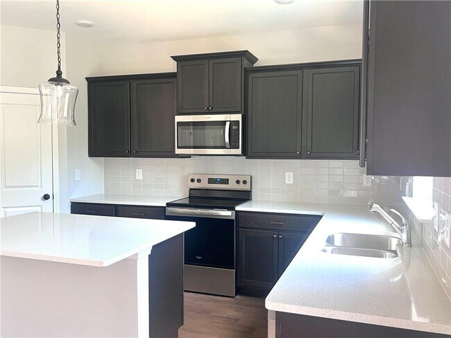 Building Photo - 4385 Easter Lily Ave