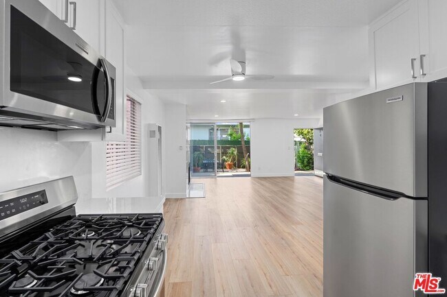 Building Photo - 122 Buccaneer St