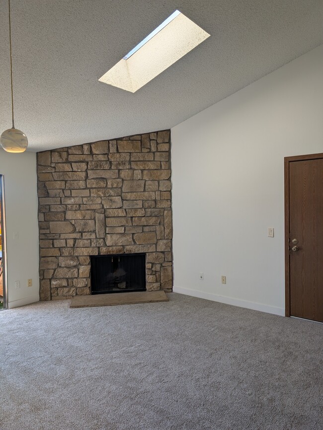 Building Photo - 427 Wright St