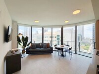 Building Photo - 121 NE 5th St