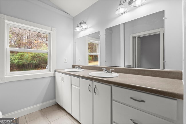 Building Photo - 235 Jenkins Rd