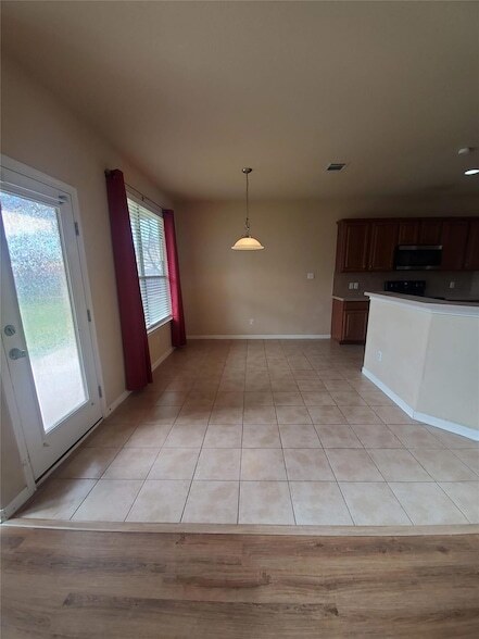 Building Photo - 501 Dinge Bay Dr