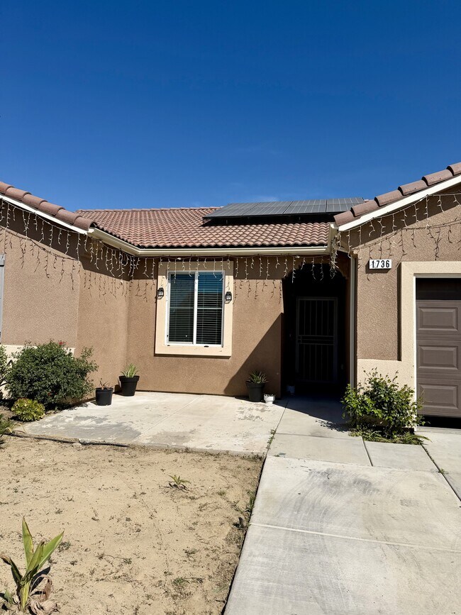 Building Photo - 1736 Berry St