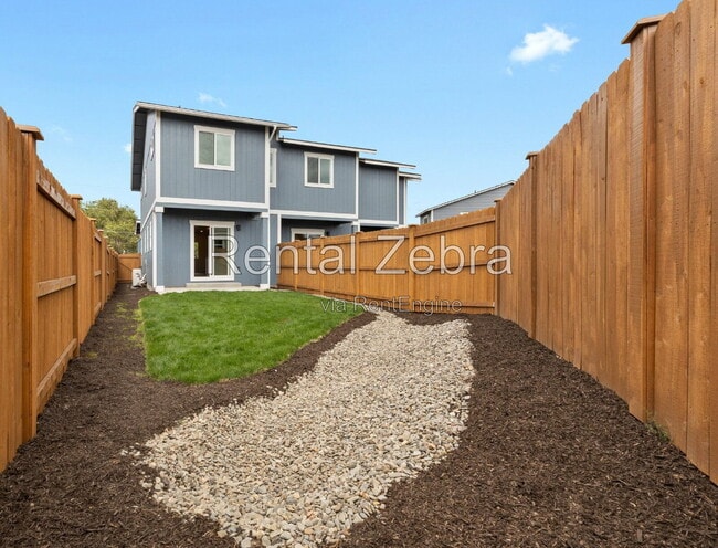 Building Photo - 1684 SW Salmon Ave