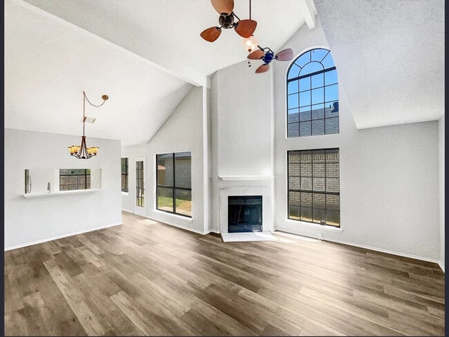 Building Photo - 6808 Driffield Cir E