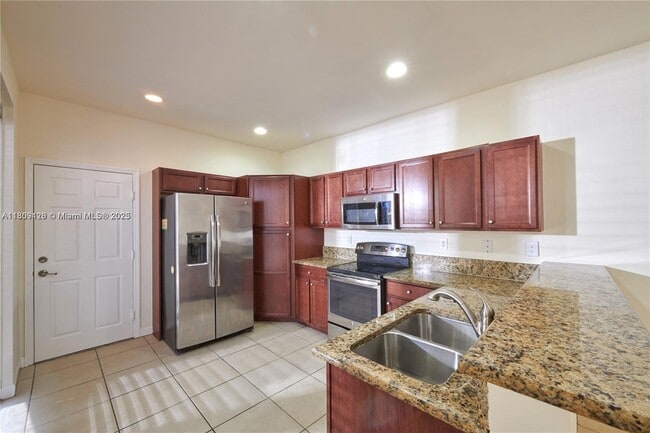Building Photo - 9365 SW 171st Ct