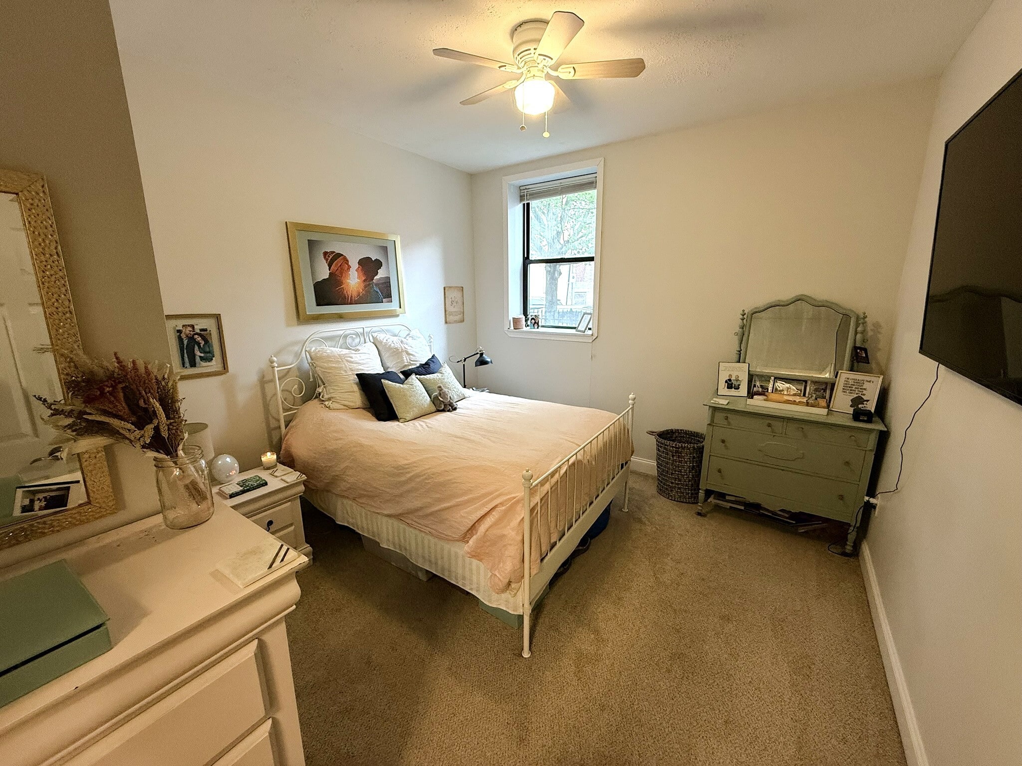 1st Bedroom - 72 Lubec St