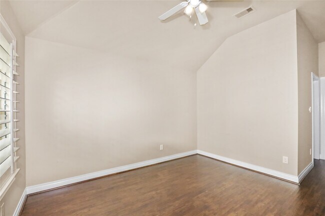 Building Photo - 28902 Davenport Dr