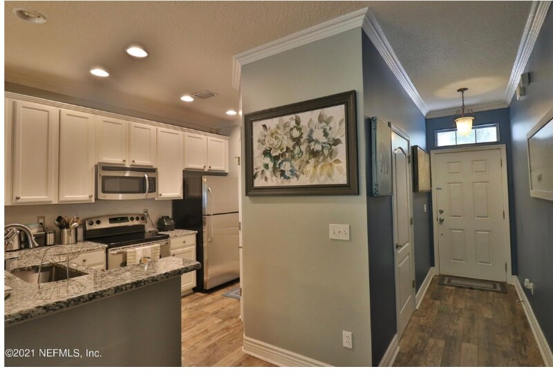 Building Photo - 12267 Black Walnut Ct