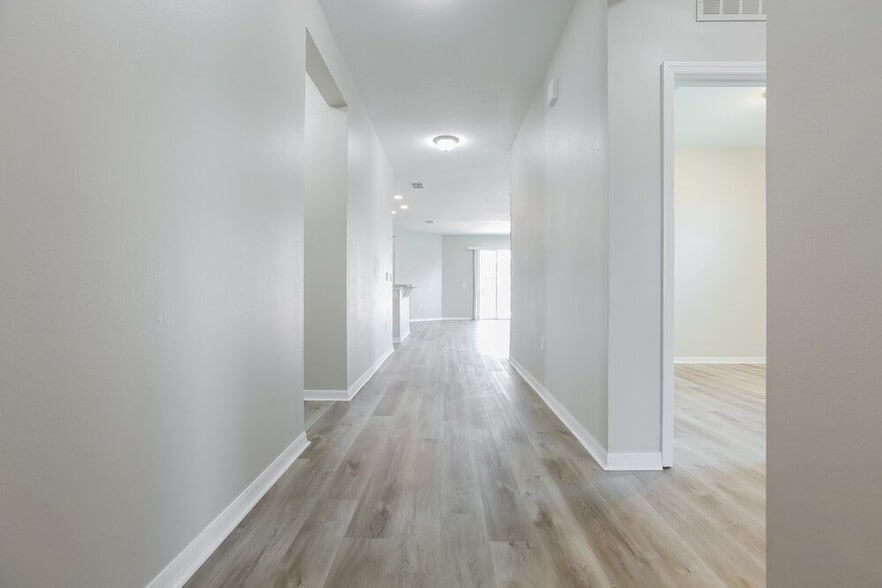 Building Photo - 7403 Turtle View Dr
