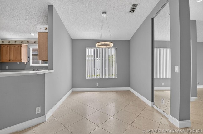 Building Photo - 9220A Vineland Ct