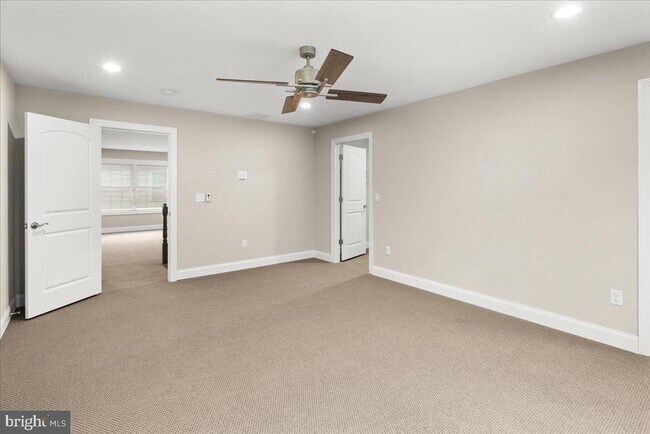 Building Photo - 48 Samjan Cir