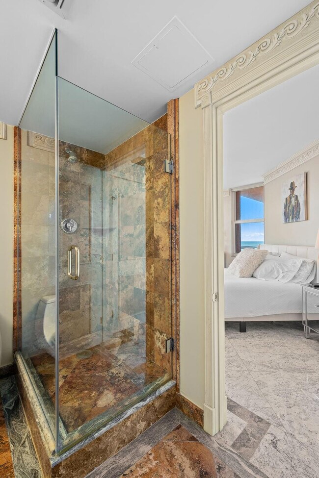 Building Photo - 2110 N Ocean Blvd