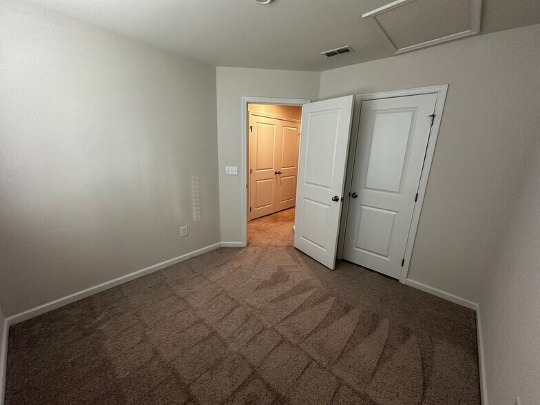 Building Photo - 24 Tidworth Dr