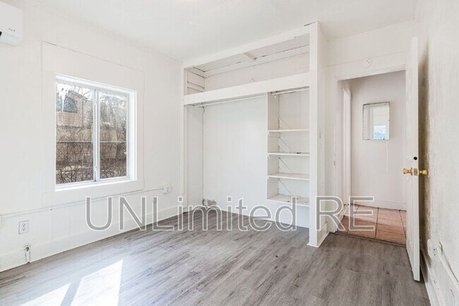 Building Photo - 306 S Humphreys St