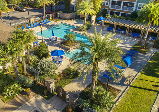 Resort Style Pool - Coventry Park Apartments