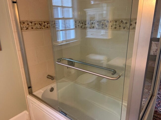 Renovated bathroom - 5804 Searl Ter