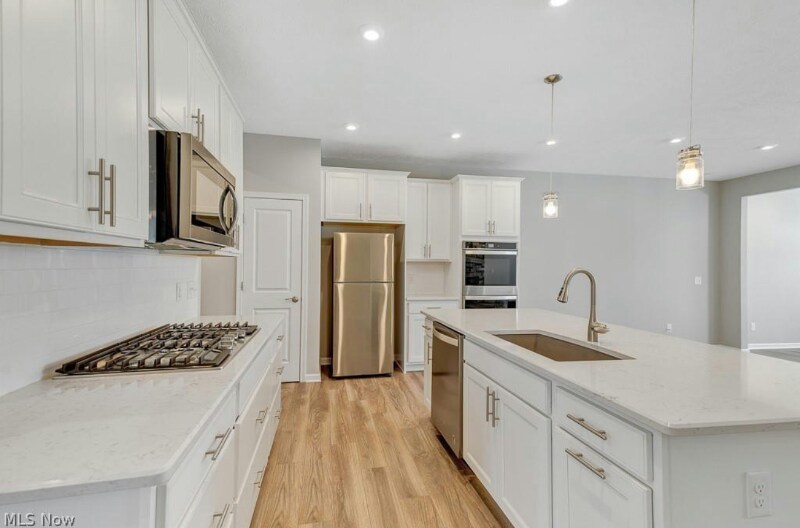 Building Photo - 855 Dipper Ln