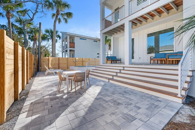 Building Photo - 2A Sanchez Cove