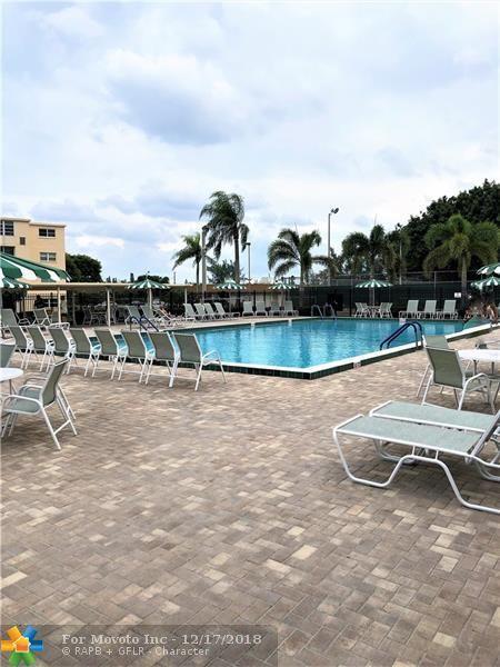 Building Photo - 2515 NE 1st Ct