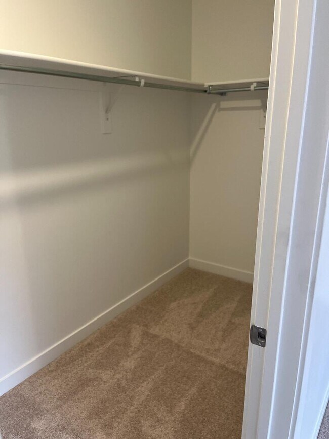 Building Photo - 2384 Canal Vw Ln