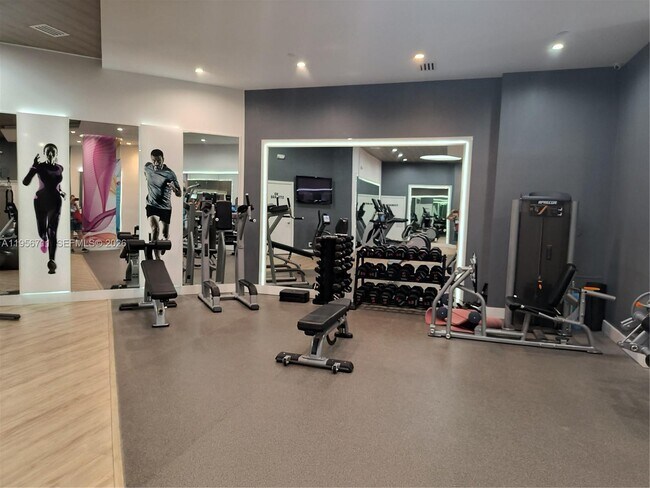 Building Photo - 3610 Yacht Club Dr