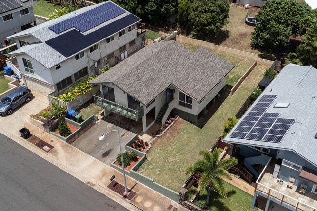 Building Photo - Lower Makakilo - Stunning Fully Remodeled ...