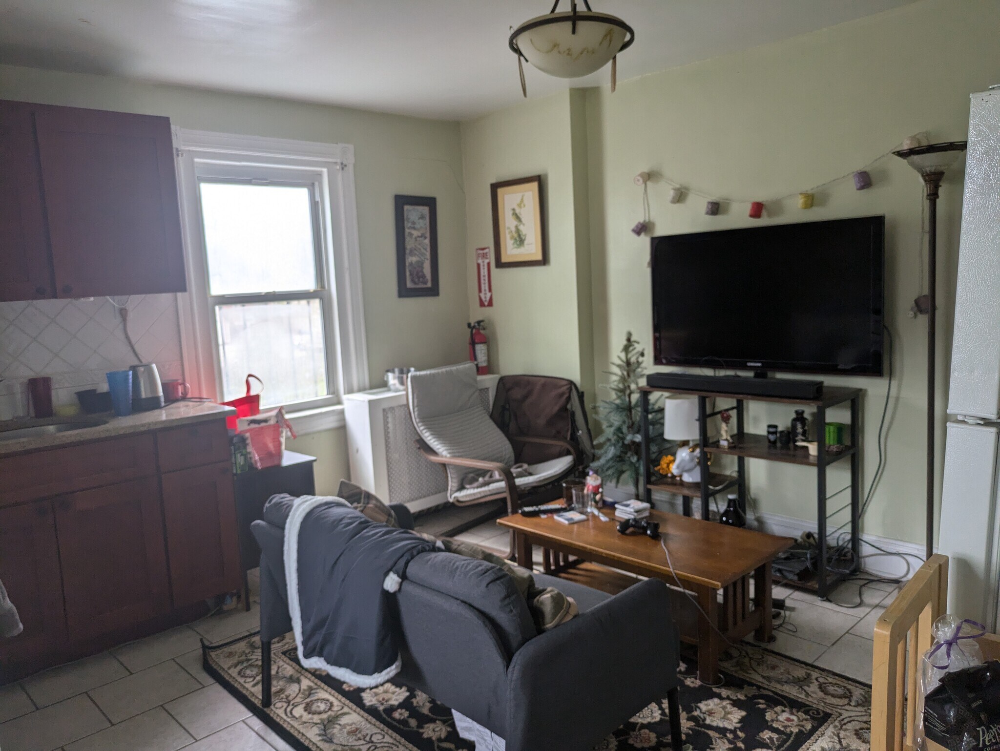 Building Photo - 22 School Ln