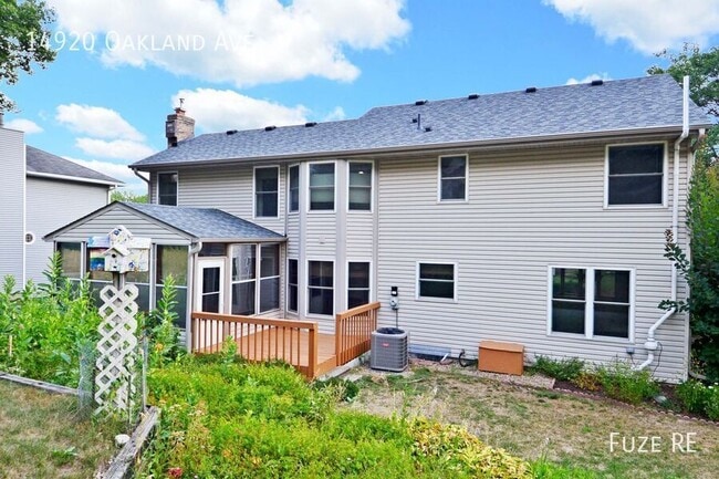 Building Photo - 14920 Oakland Ave