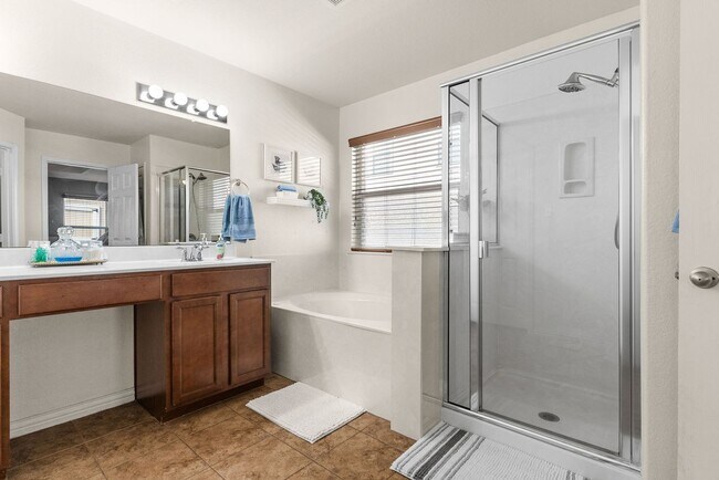 Building Photo - White Rock Estates