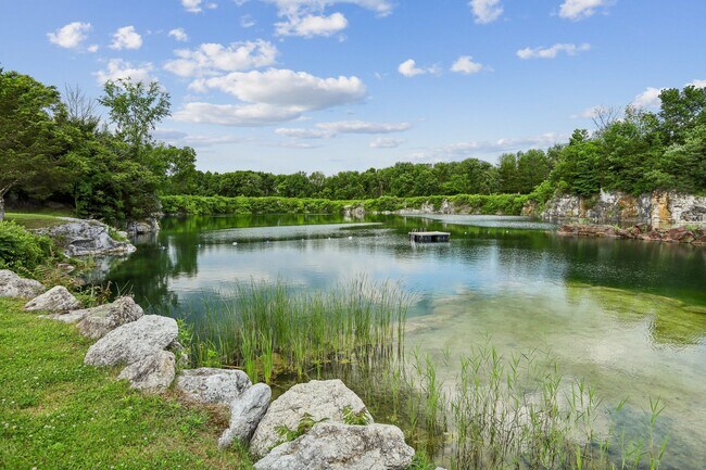 Building Photo - 41 Burlington Ct