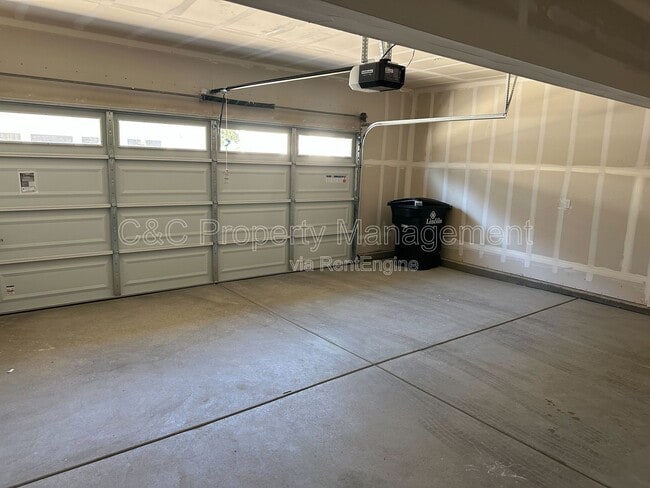 Building Photo - 1805 Lucky Star Pl