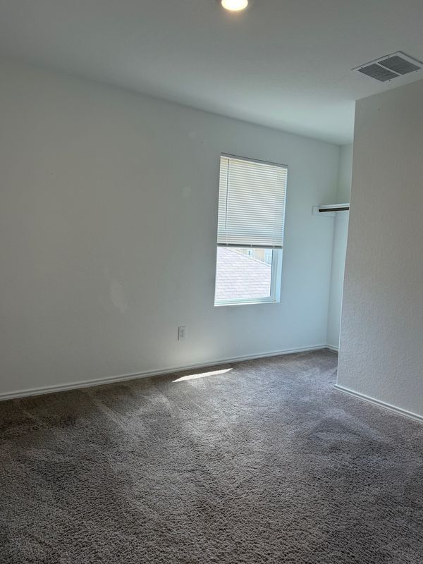 Building Photo - 20418 Onyx Ring
