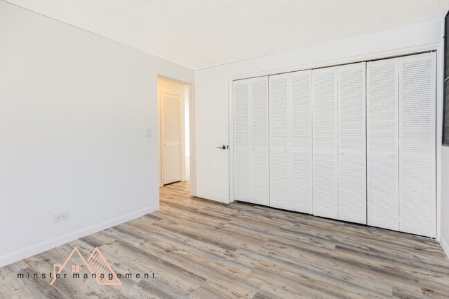 Building Photo - 6770 Hawaii Kai Dr