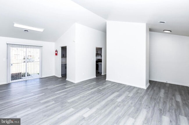 Building Photo - 4624 Governor Kent Ct