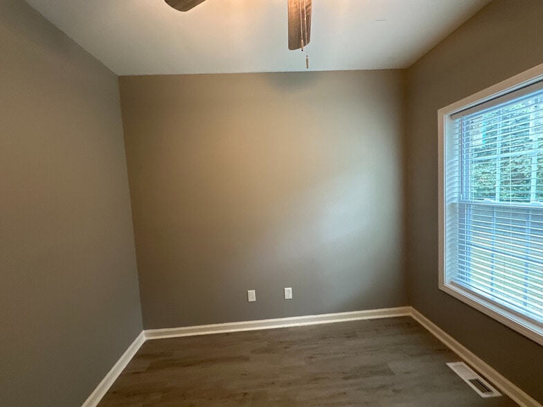 Building Photo - Room in House on Etheridge Dr NW