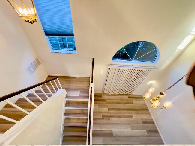 Building Photo - 479 Tioga Ct