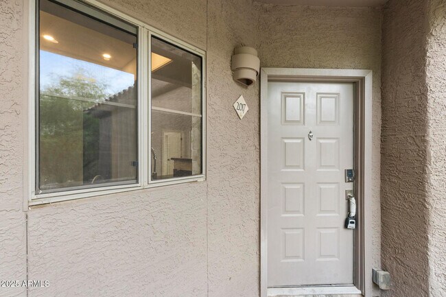 Building Photo - 11680 E Sahuaro Dr
