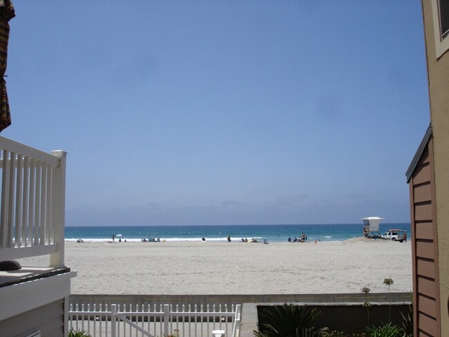 Building Photo - 715 Balboa Ct