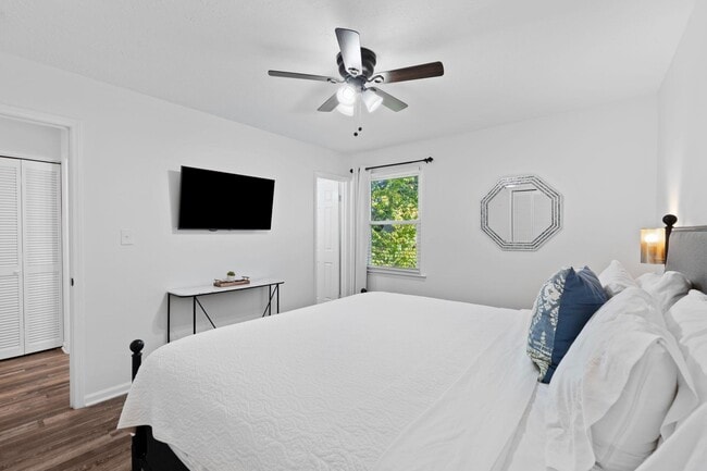 Building Photo - 747 Spring Meadows Dr