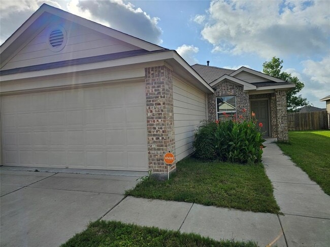 Building Photo - 3503 Batson Dr