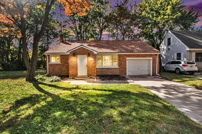 Primary Photo - 392 Firwood St