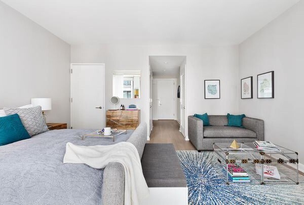 Building Photo - 77 W 24 St