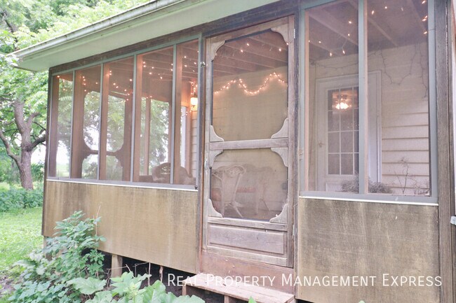 Building Photo - 47704 E 69th St