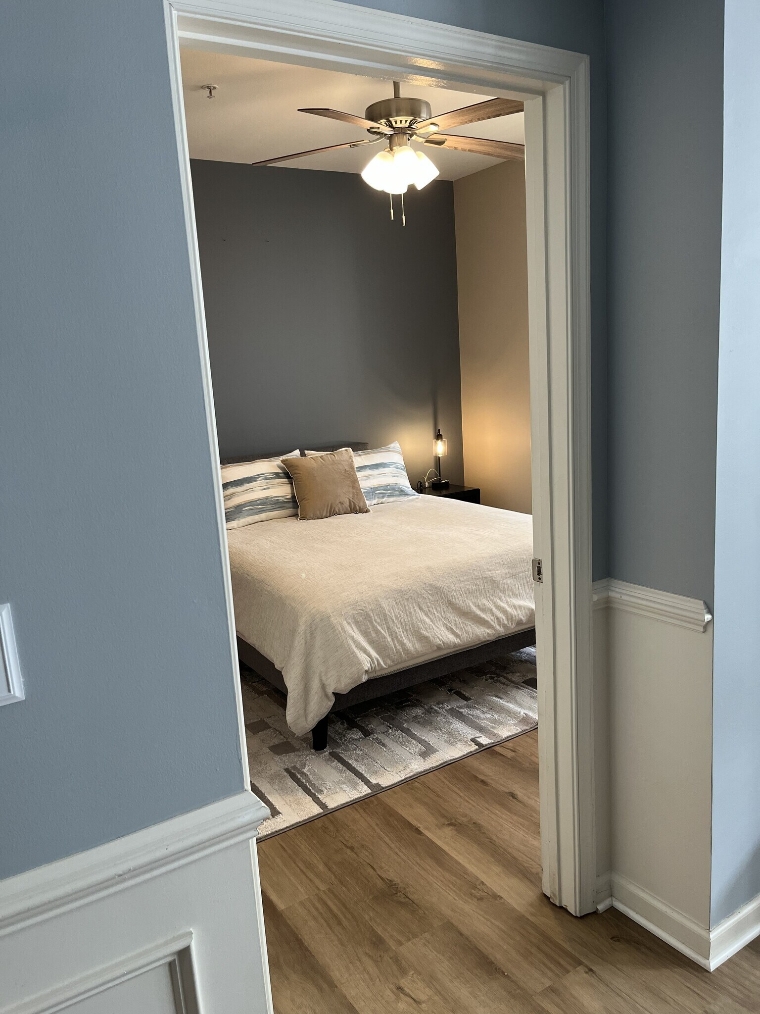 Building Photo - 27 Booth St