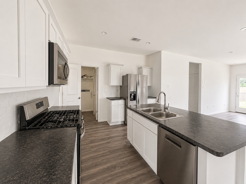 Building Photo - 5207 Twin Acorn Ct