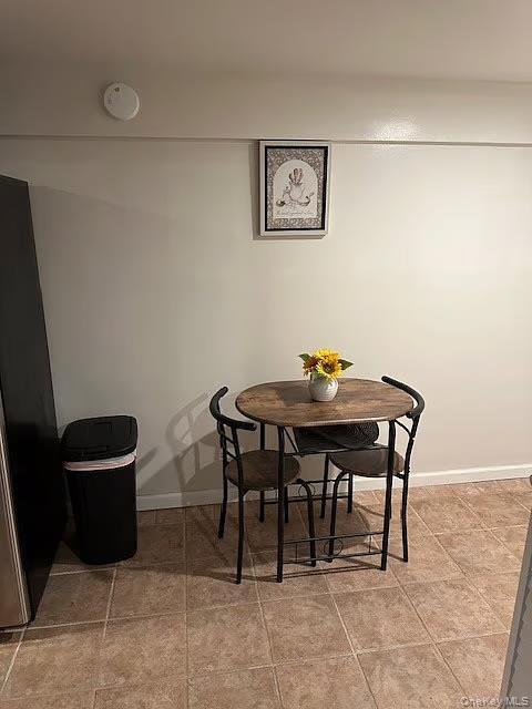 Building Photo - 887 Pine St