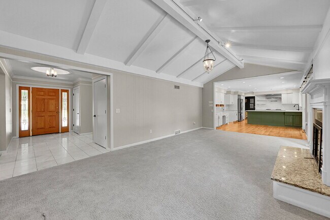 Building Photo - $6,850.00 - 5 Bedrooms, 3.5 Bathrooms, Sin...